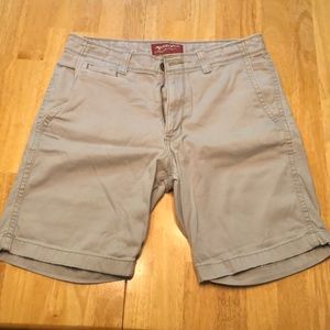 Men’s grey shorts